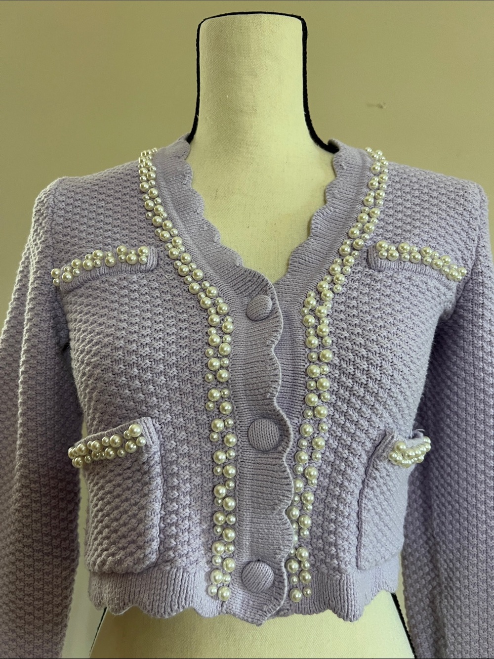 ☔️🪻🪁⚛️House of Harlow 1960 Lavender Pearl-Trim Cropped Knit Cardigan - Picture 3 of 9